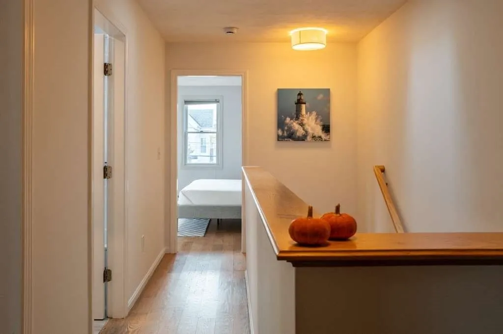 90 Monument, Medford