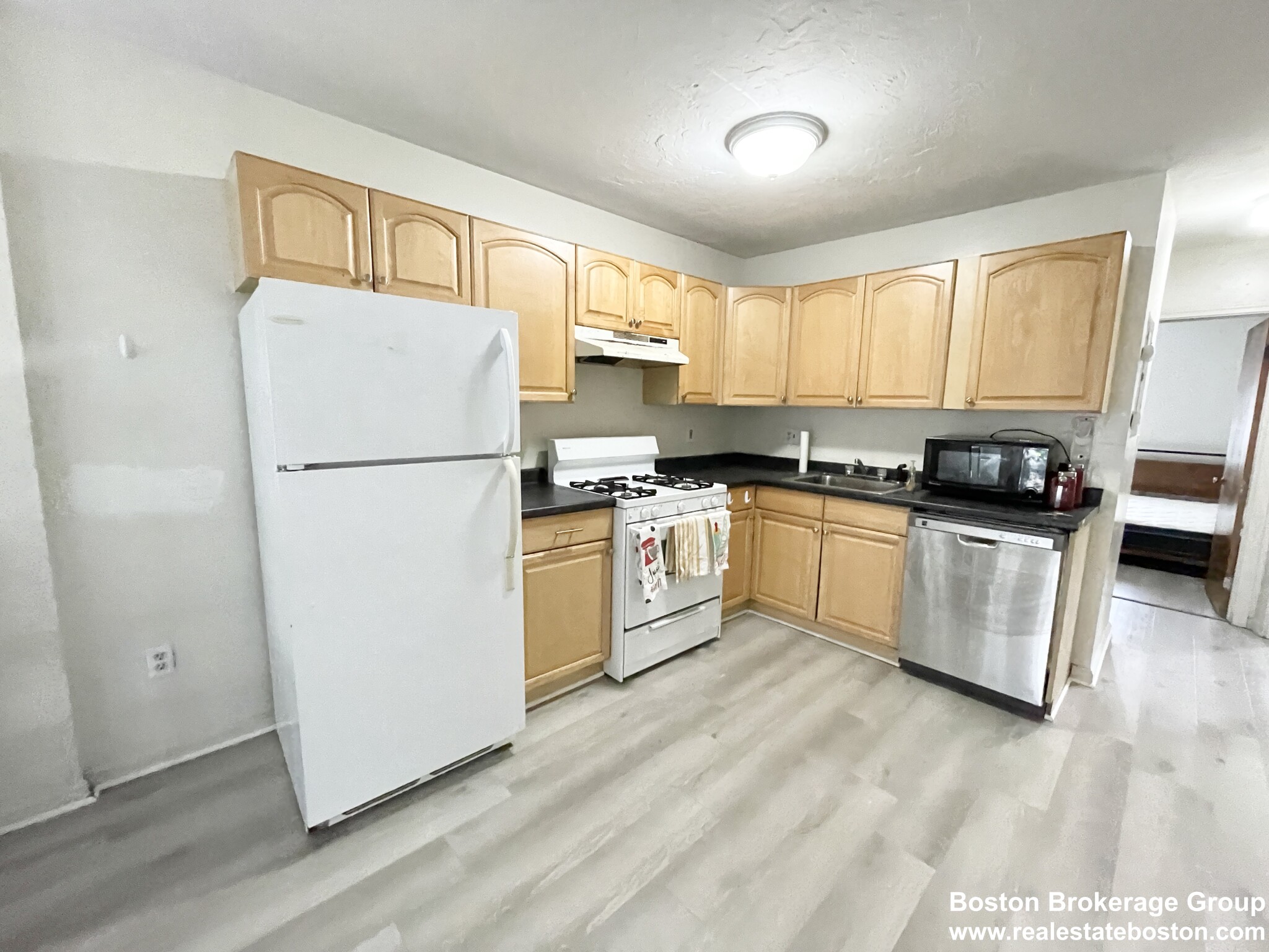 92 Hammond St, Roxbury