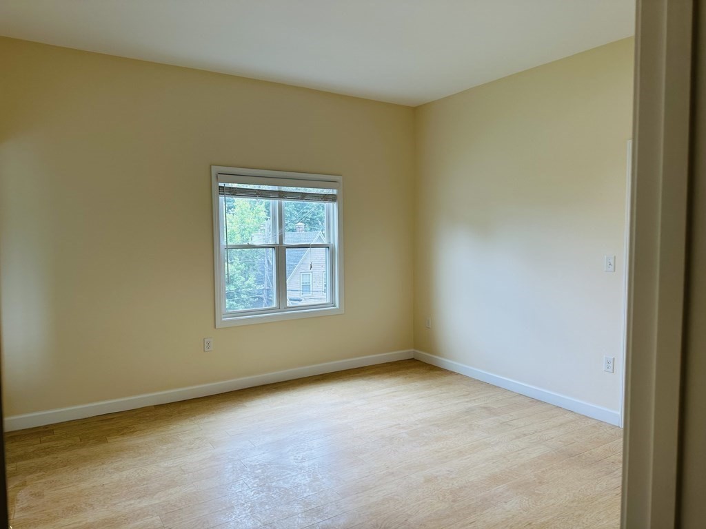 909 Hancock St, Quincy