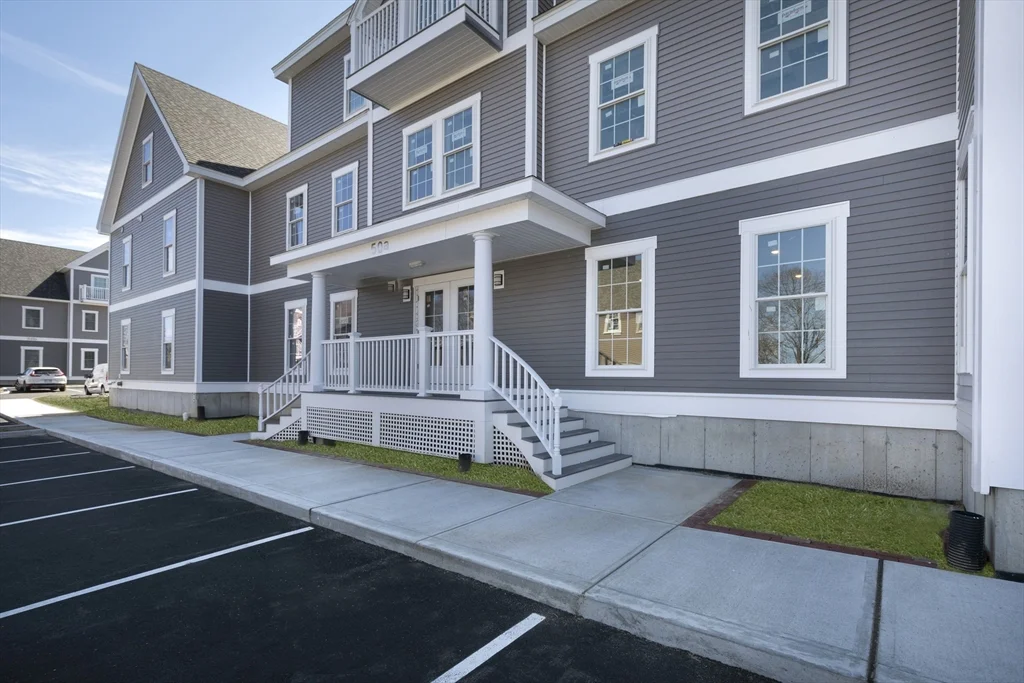 50 Country Way, Scituate