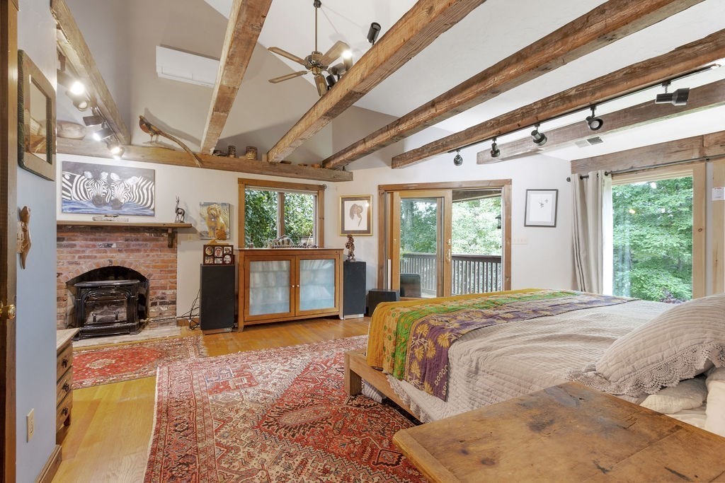 210 Washington St, Sherborn