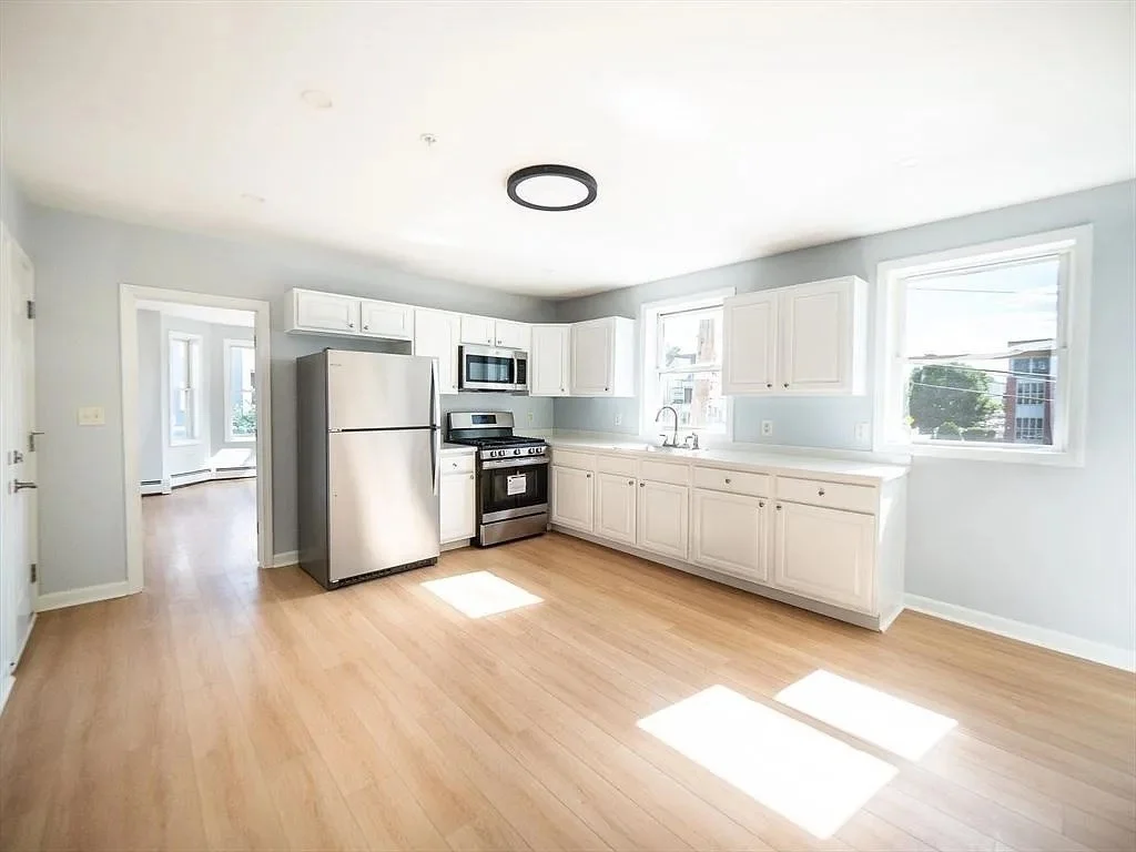 502 Somerville Ave, Ward Two