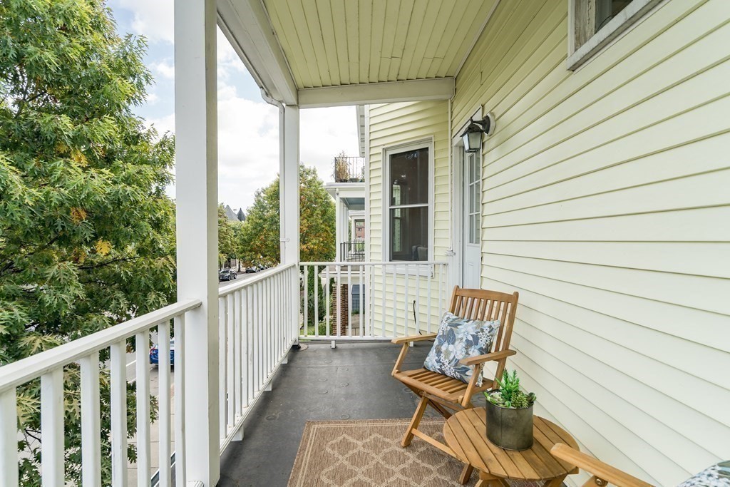 558 Washington St, Brighton