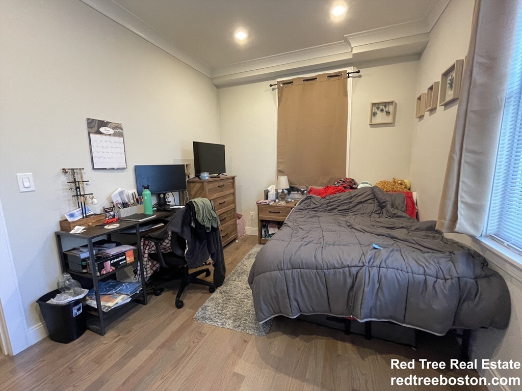 9 Mansfield St, Allston