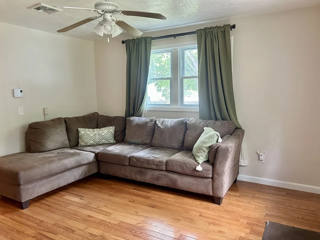11 Carpenter Ave, Attleboro