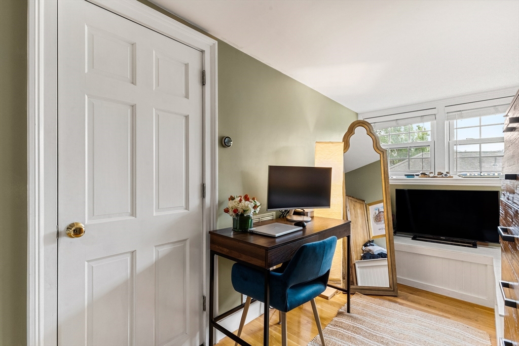 121 Main St, Charlestown