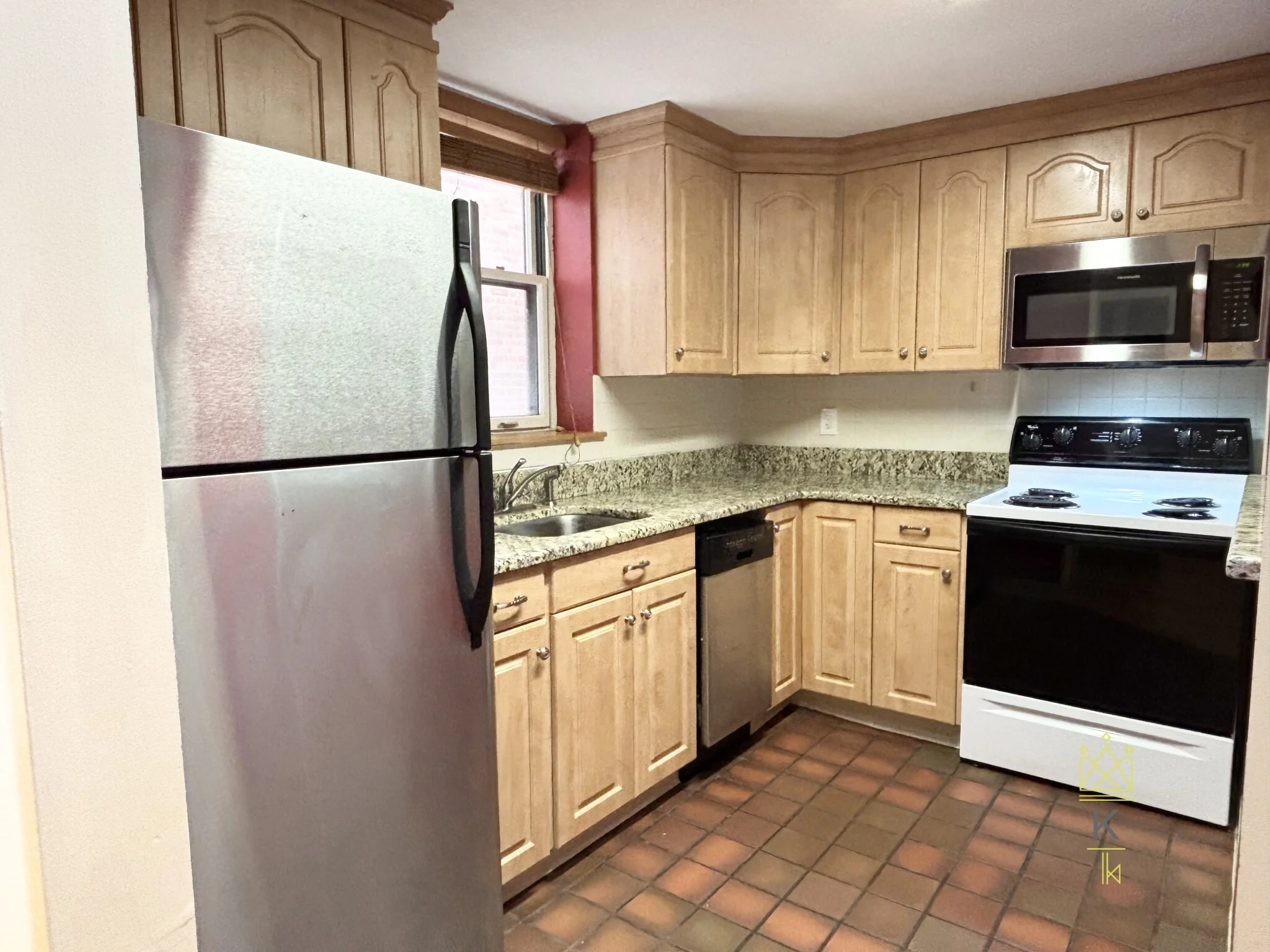 96 Gainsborough St, Fenway