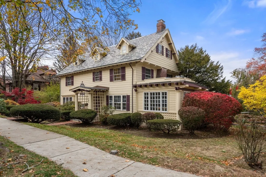 161 Clinton Rd, Fisher Hill