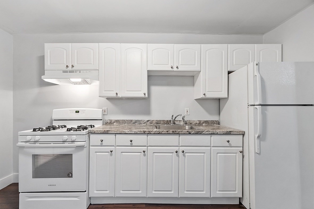 31 Mill St, Pepperell