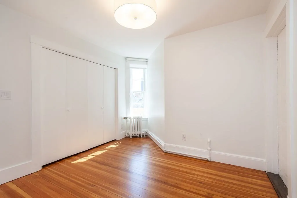 1572 Massachusetts Ave, Neighborhood Nine