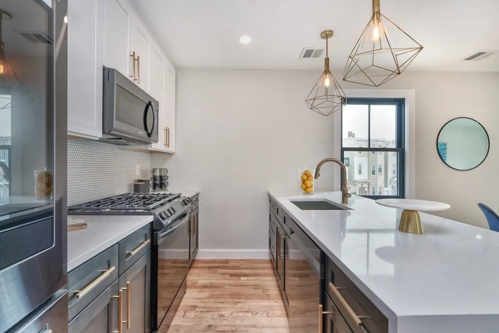 74 Brooks St, East Boston