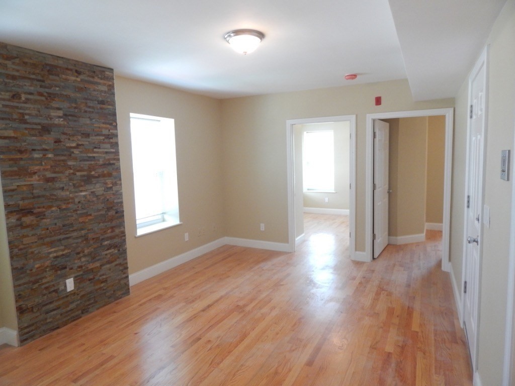 28 Chelsea St, East Boston