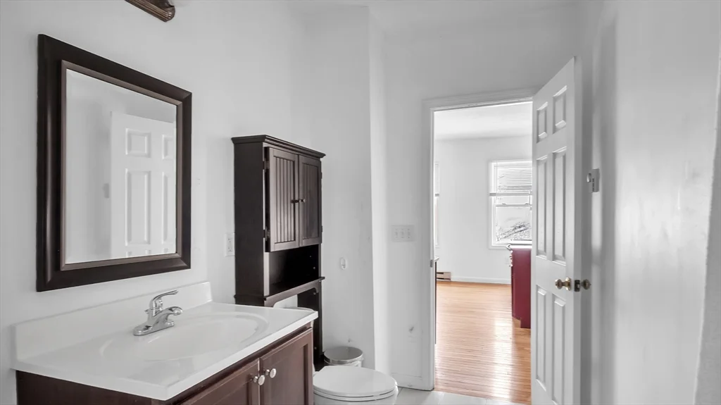 1442 Main St, Worcester