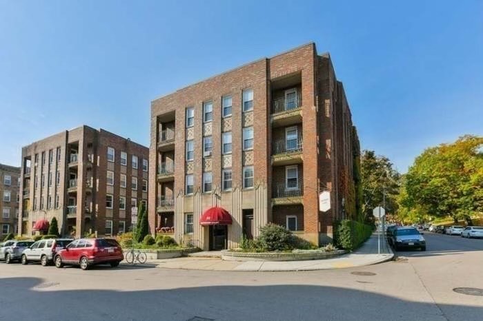 52 Strathmore, Brighton