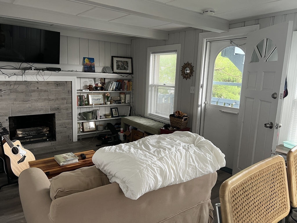 21 Siren St, Winthrop