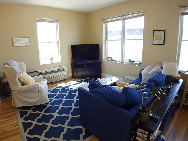 846 Dorchester Ave, Dorchester