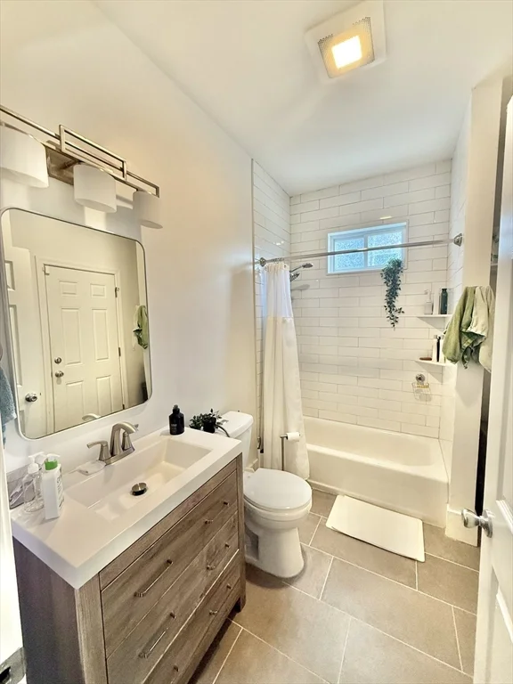 13 Schuyler St, Roxbury