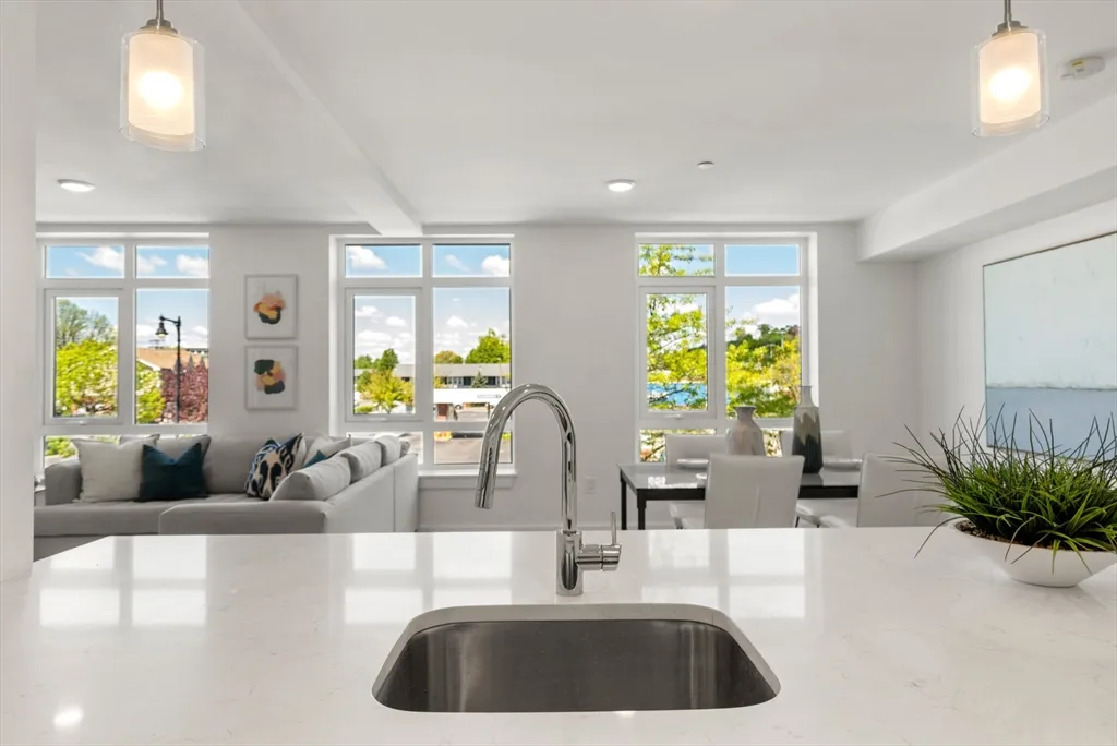 917 Bennington St, East Boston