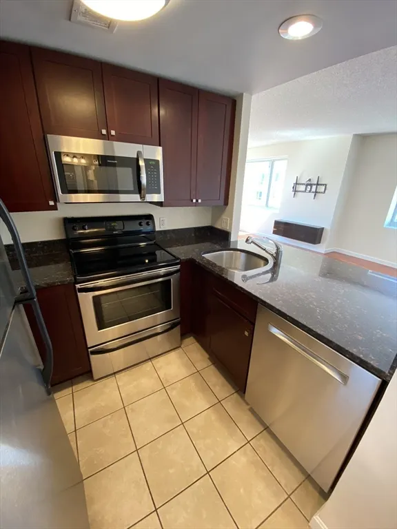 8 Museum Way, East Cambridge