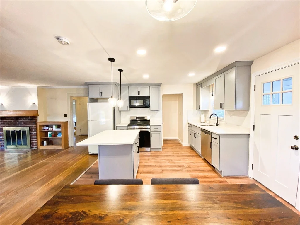 143 Shore Dr, Ten Hills