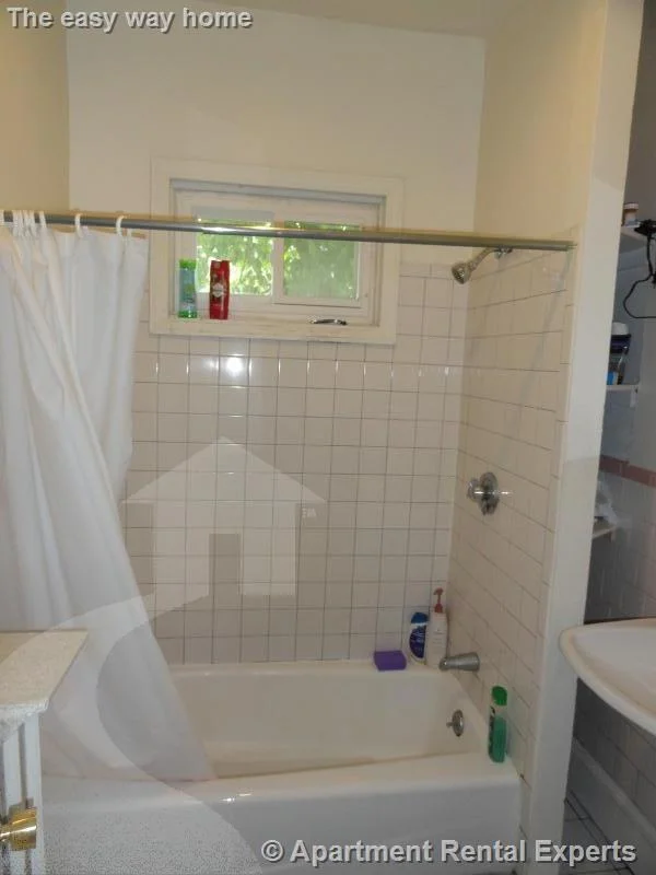 376 Washington St, Ward Two