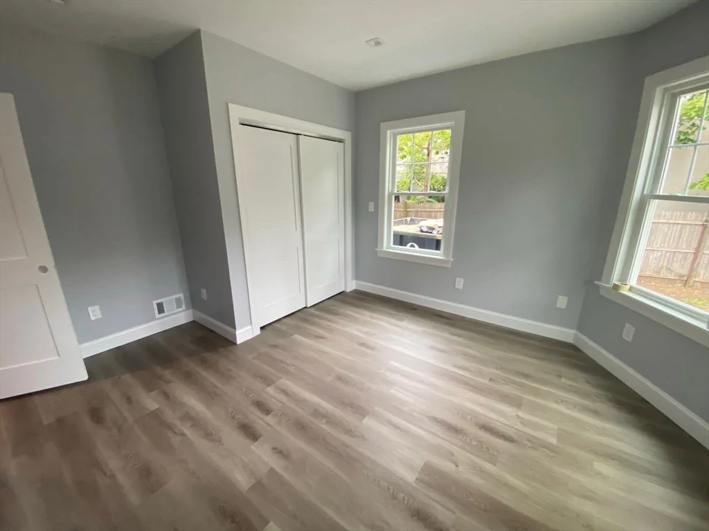 52 Garfield Ave, Medford