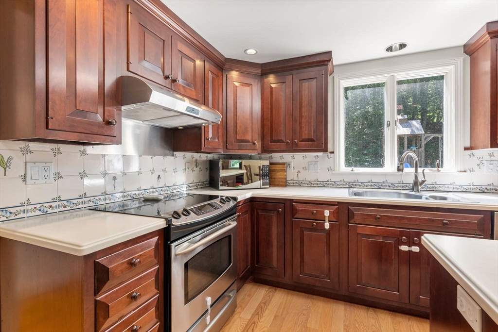 26 Cedar Hill Rd, Dover