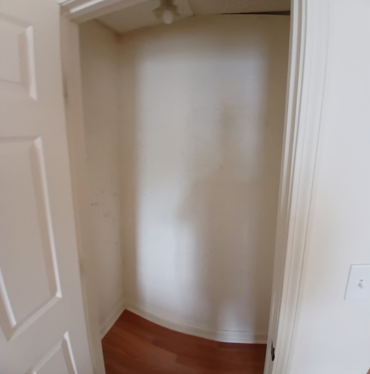 1909 North Main St, Fall River