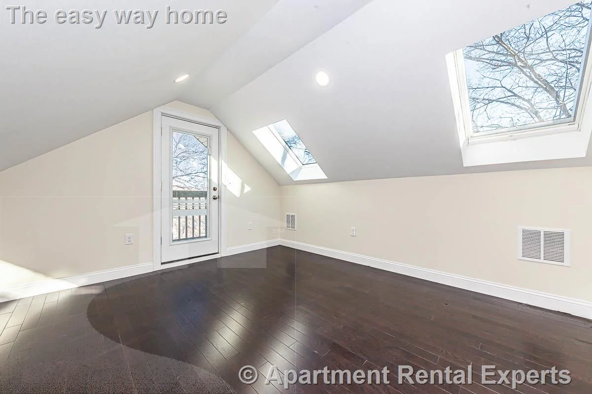 48 Caldwell Rd, Waltham