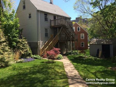 11 Beecher Ter, Thompsonville