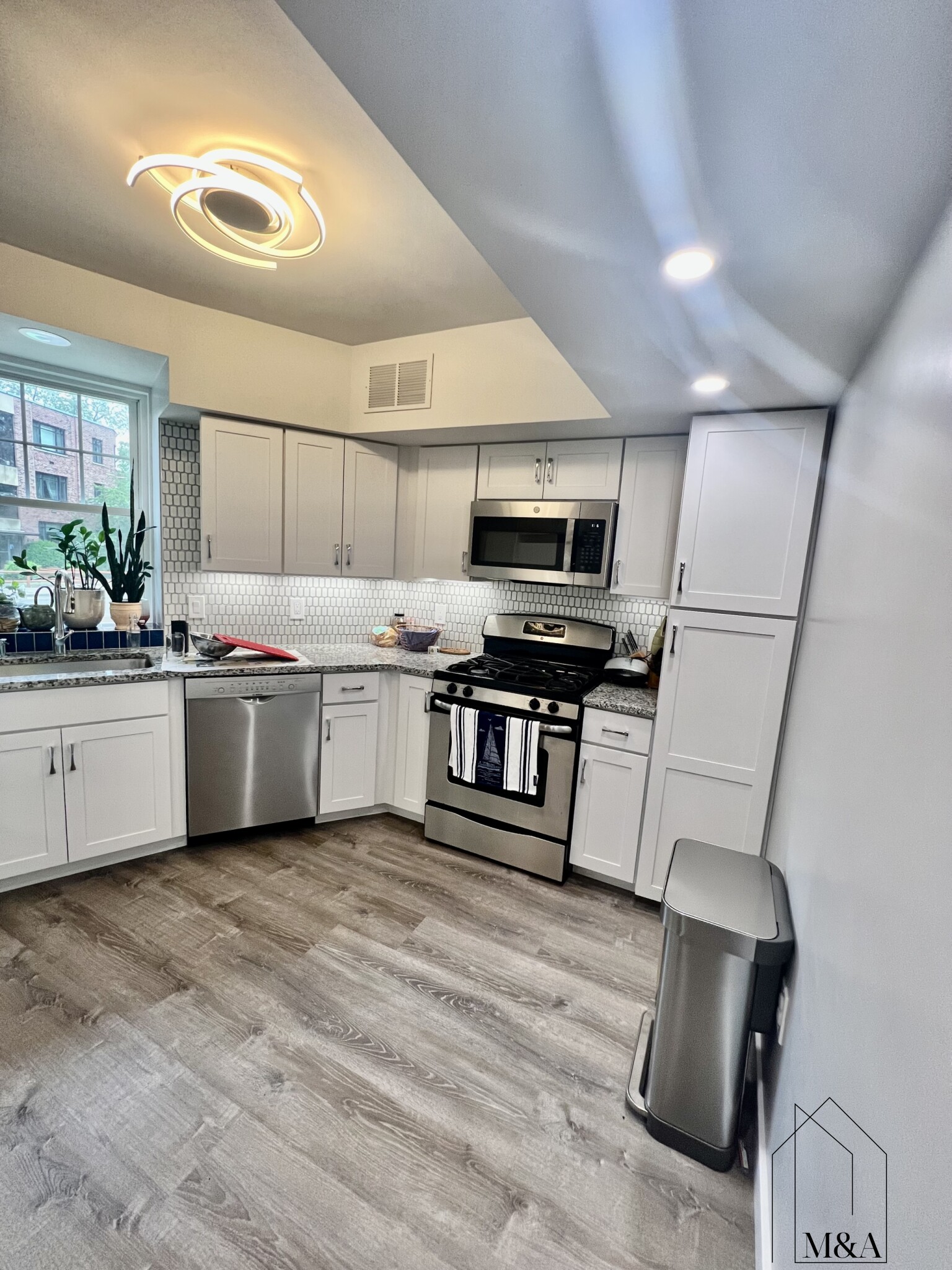 576 Washington St, Brookline