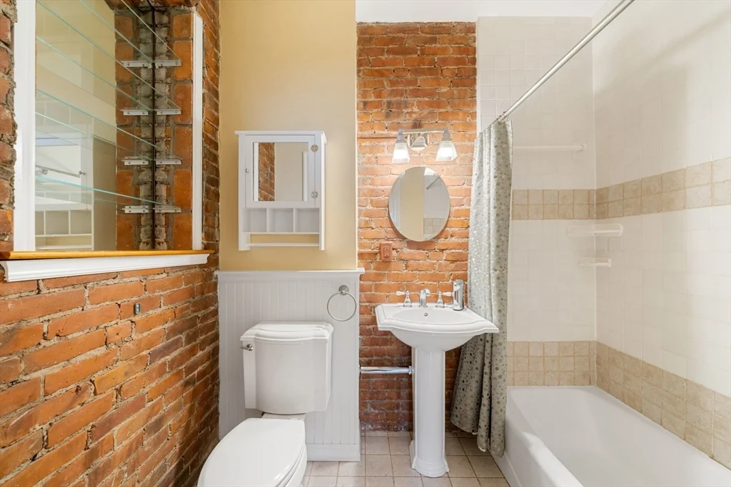 118 Perkins St, East Somerville