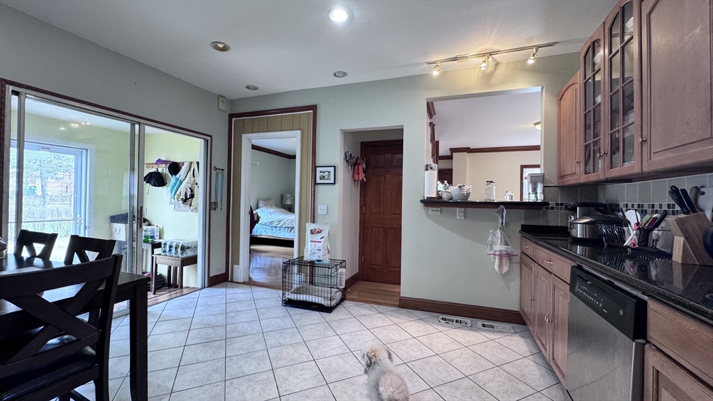 298 Langley Rd, Newton