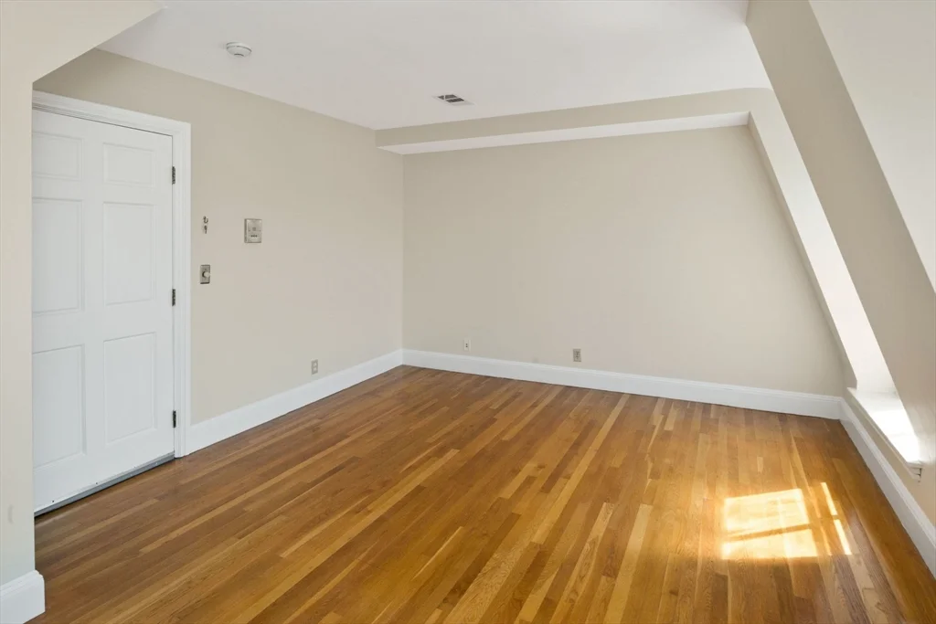 42 W Newton St, South End