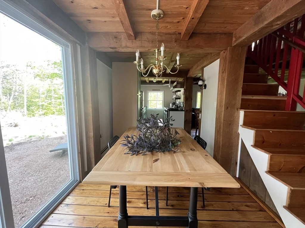 102 New Templeton Rd, Hubbardston