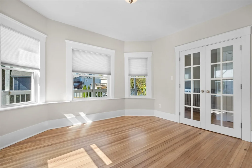 144 Waverly Rd, North Andover