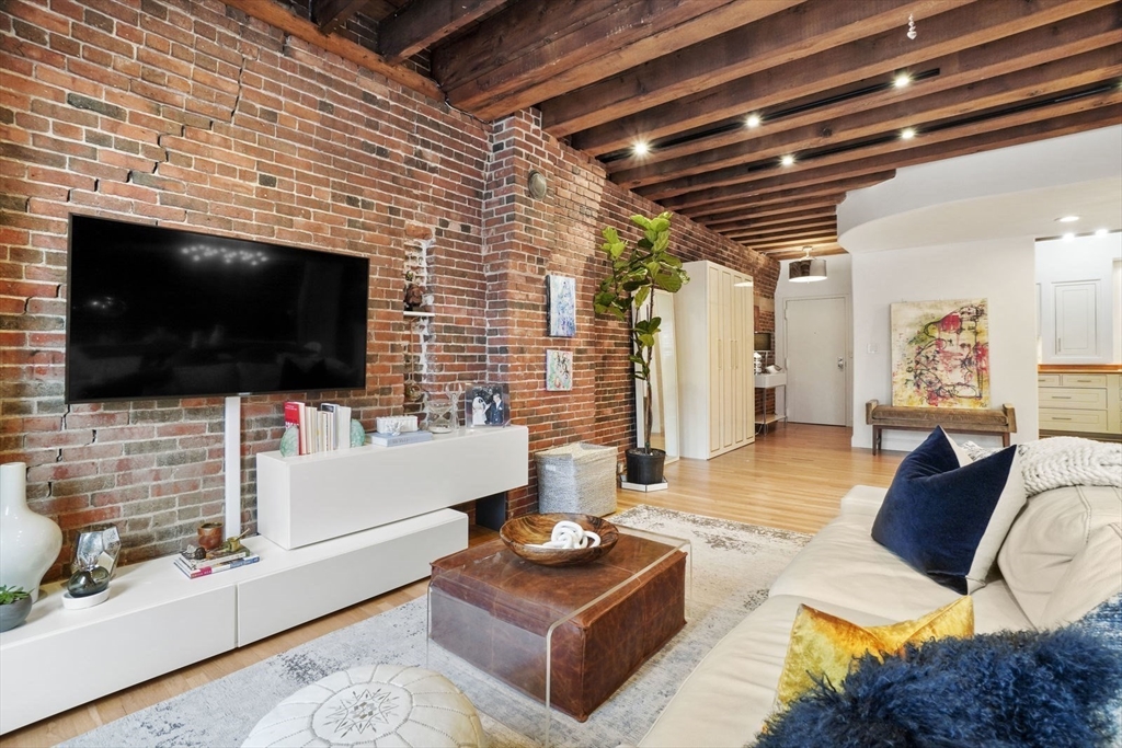 28-32 Atlantic Ave, Waterfront