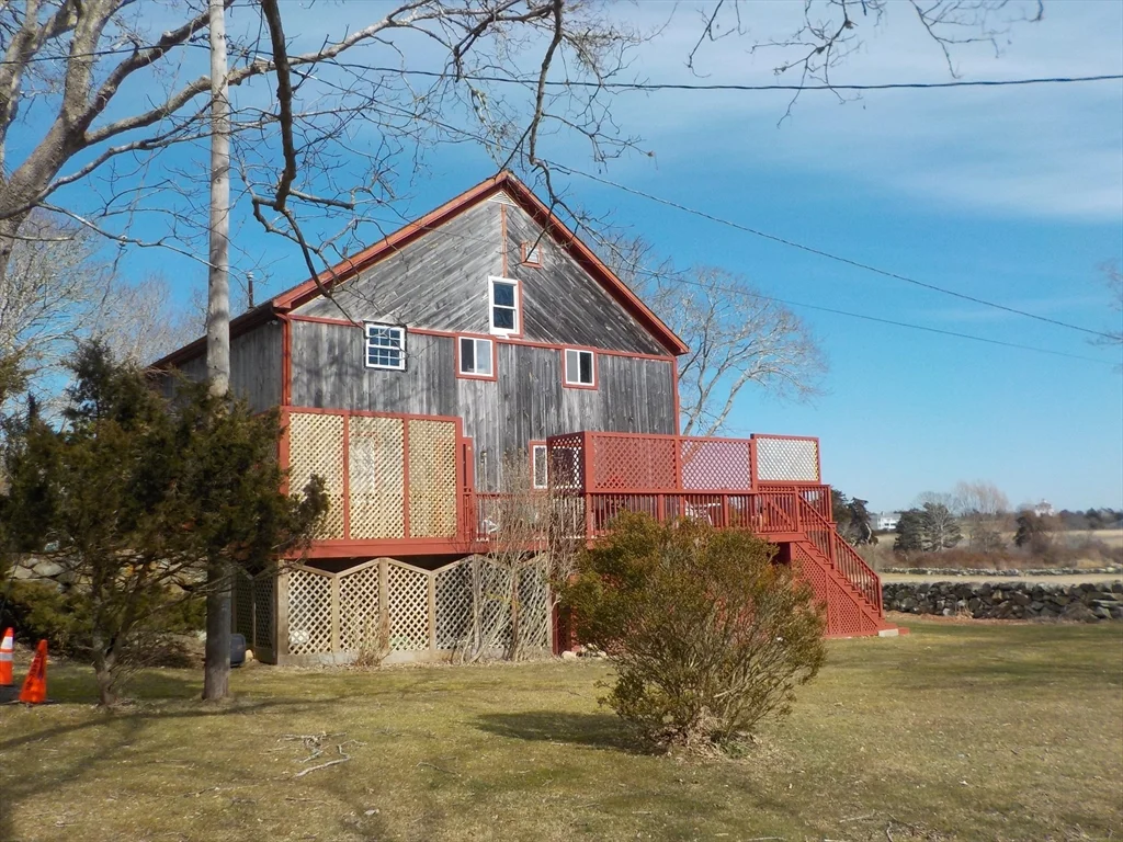 186 Brayton Point Rd, Acoaxet