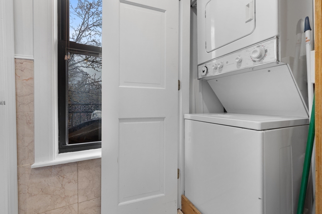 221 W Newton, South End