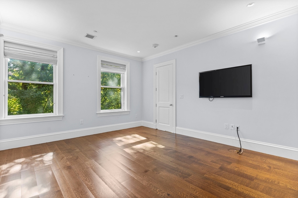 409 Commonwealth Ave, Back Bay