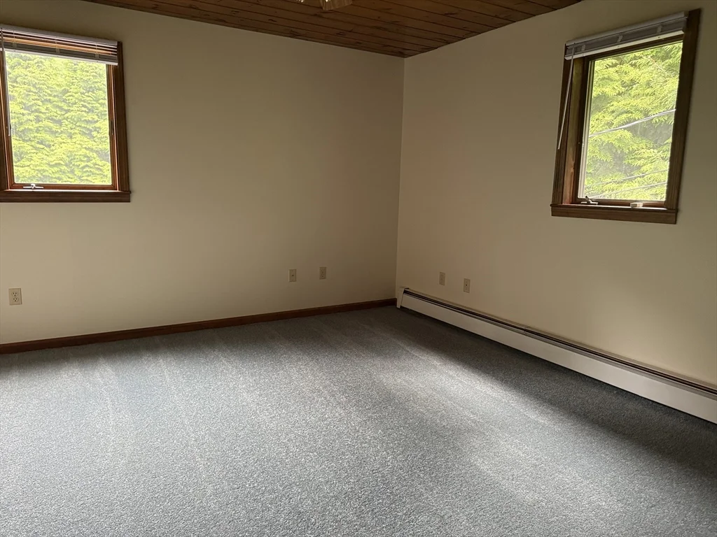 271 Wanoosnoc Rd, Fitchburg