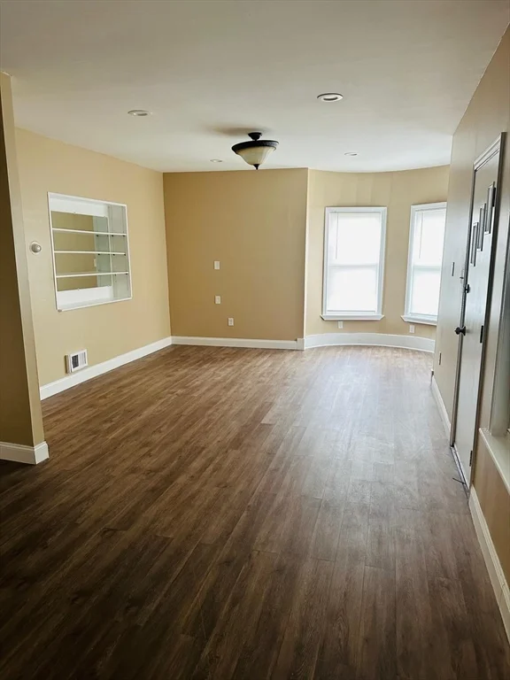 5 Oxford Park, Revere