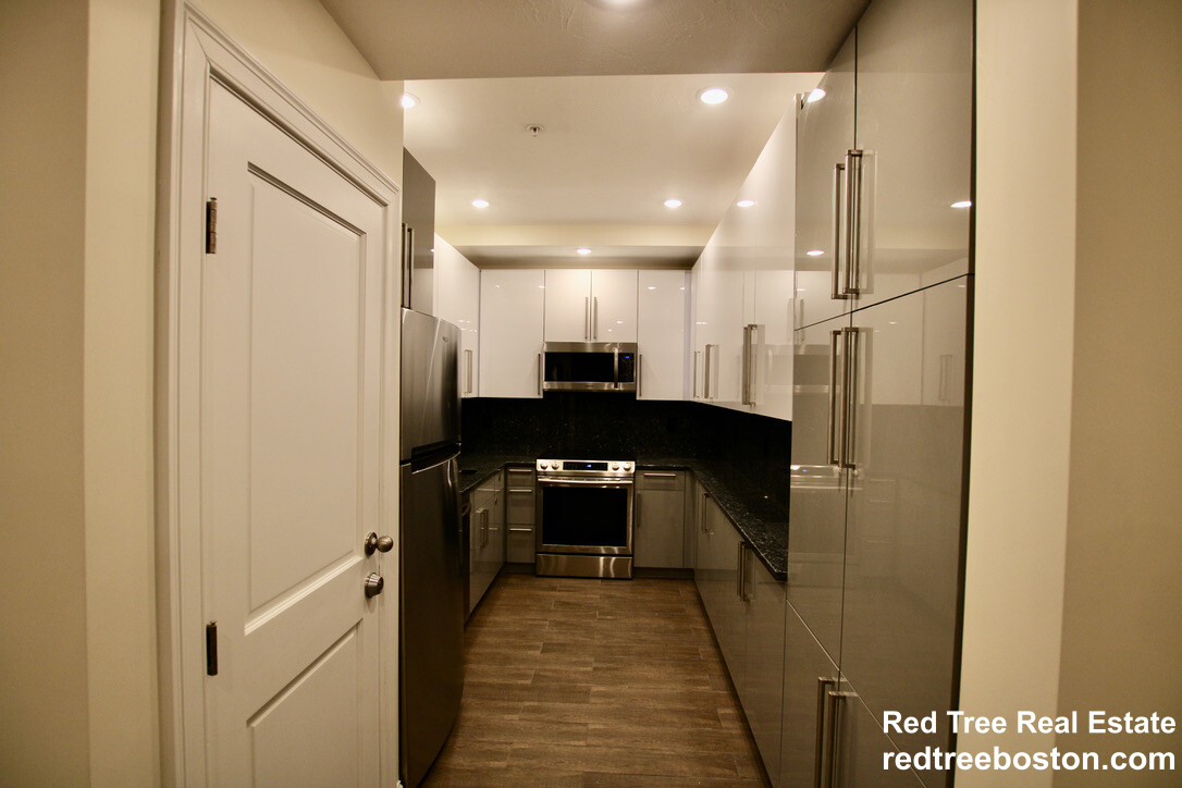 1616 Beacon St, Corey Hill