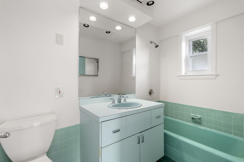 131 Sewall Ave, Coolidge Corner