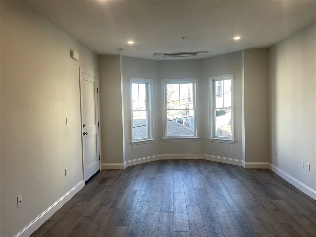 16 Wendell St, Lawrence