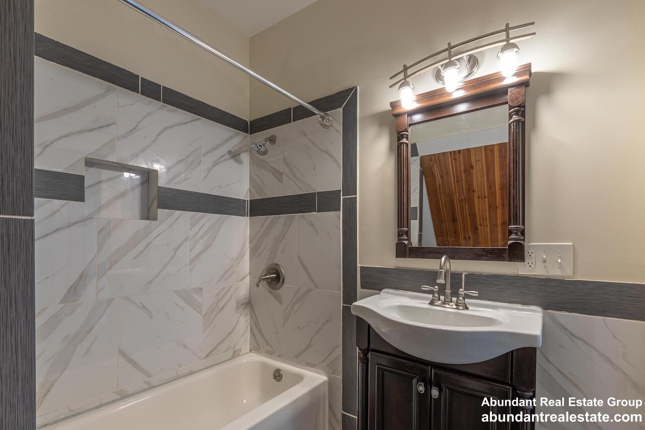 376 Medford St, Winter Hill