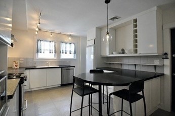 31 Crest Ave, Chelsea