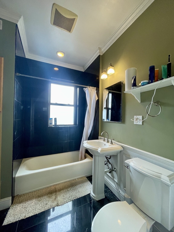 12 Greenway Ct, Coolidge Corner