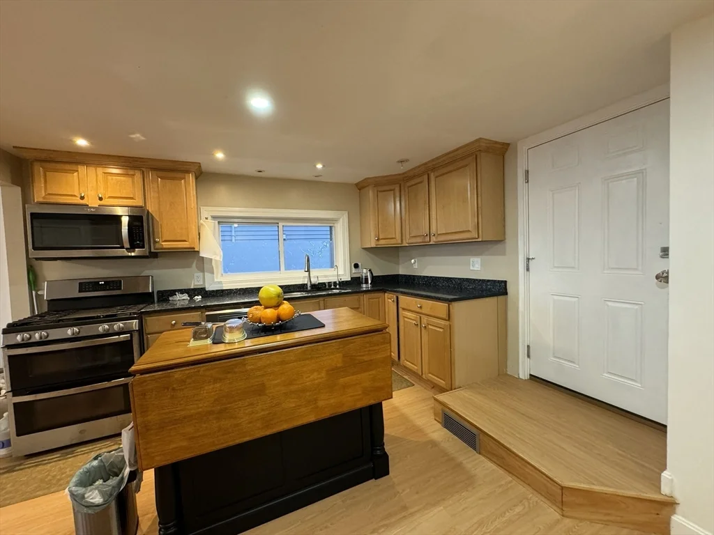 16 Homestead Ave, Quincy