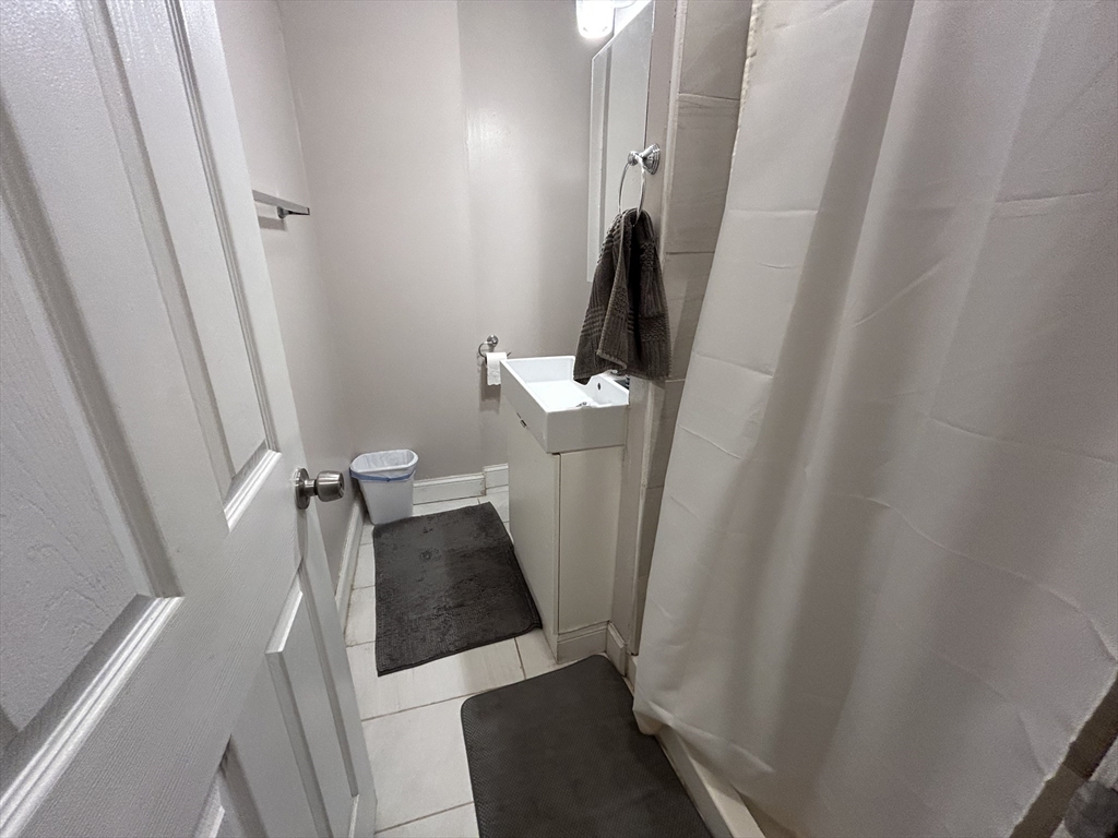 14 Evergreen Sq, Somerville